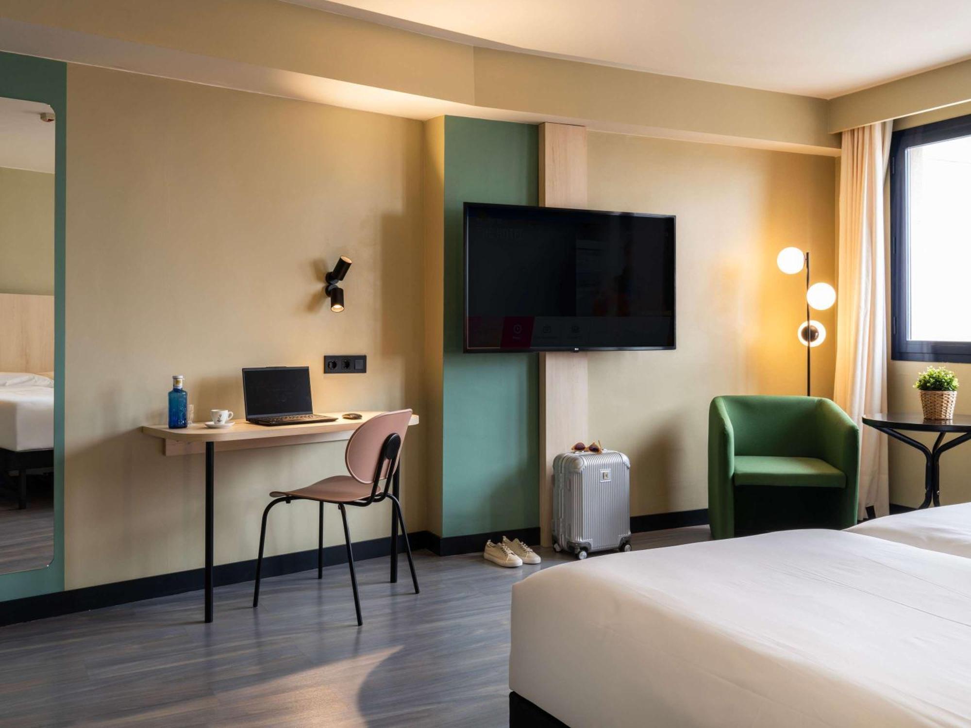 Hotel Ibis Styles Zaragoza Ramiro I Exterior foto